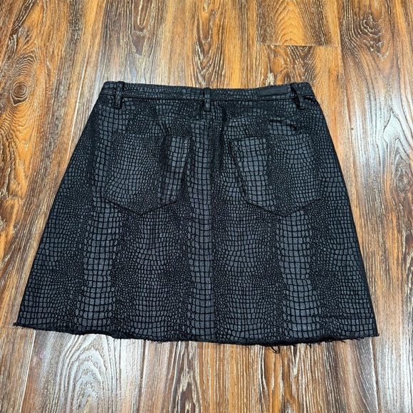 Black‎ Textured Women's Snake Print Mini Skirt Size 27 M S - Picture 1 of 8